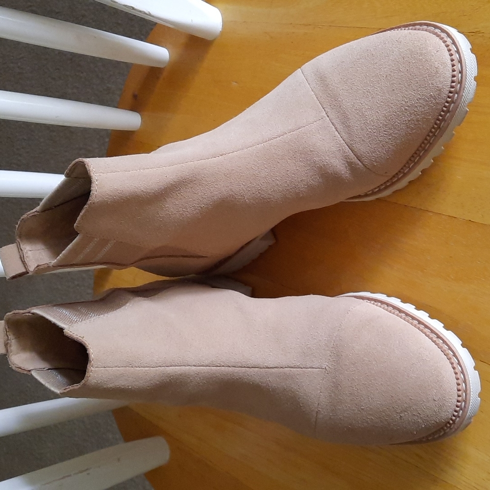TOMS Booties - Picture 4 of 11